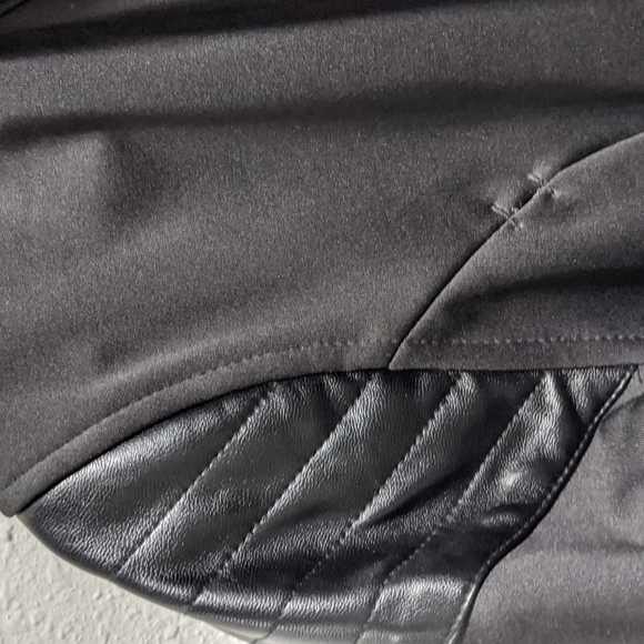 Fabletics jacket size medium - Picture 2 of 4